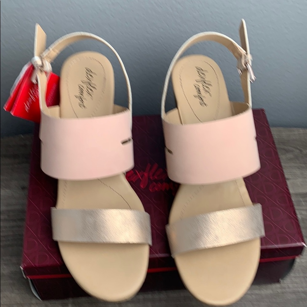 Dexflex Comfort Women’s Trance Wedge Sandal Size11